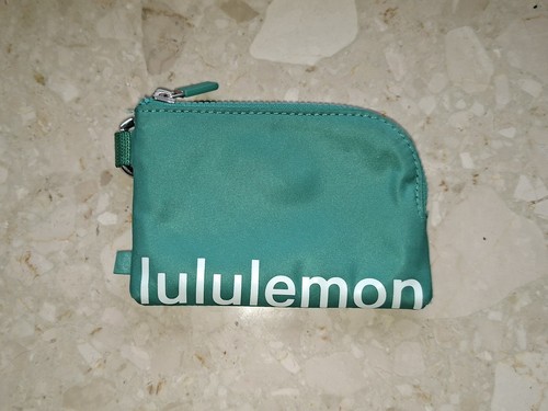 Lululemon clippable card - clippable,